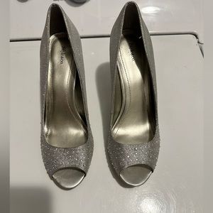 Women’s Size 10 Style & Co. silver formal shoes